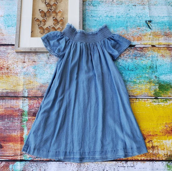 Alice & UO Hermione Off-The-Shoulder Denim Dress
M - Picture 4 of 8